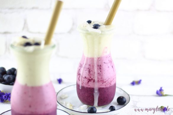 Frozen Yogurt Smoothie mit Bananen und Heidelbeeren - Mary loves Frozen Yogurt Smoothie mit Bananen und Heidelbeeren - Mary loves