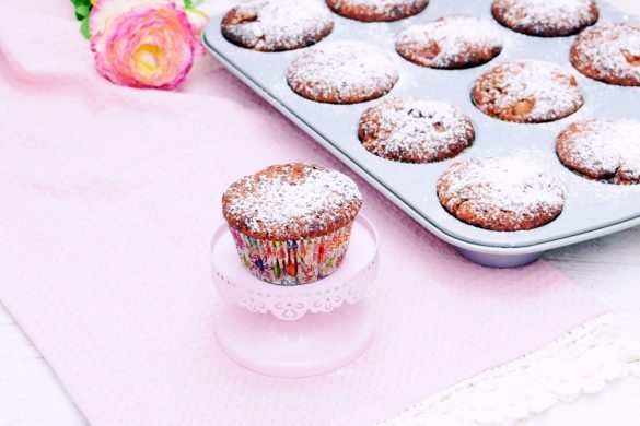 Schoko Muffins mit Sauerkirschen für den Spätsommer - Rezept für Schoko-Kirsch-Muffins von Miss Fancy