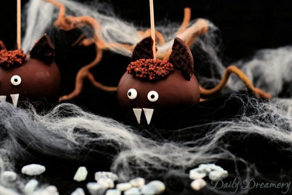 [Link Collection] Die besten Halloween-Ideen von Bloggern - Schoko-Apfel Fledermäuse von Daily Dreamery