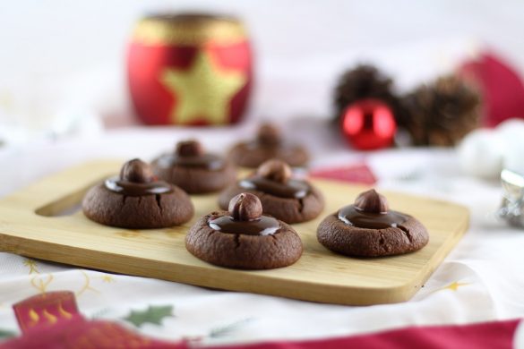 Aus der Weihnachtsbäckerei - Haselnuss-Nougat-Taler