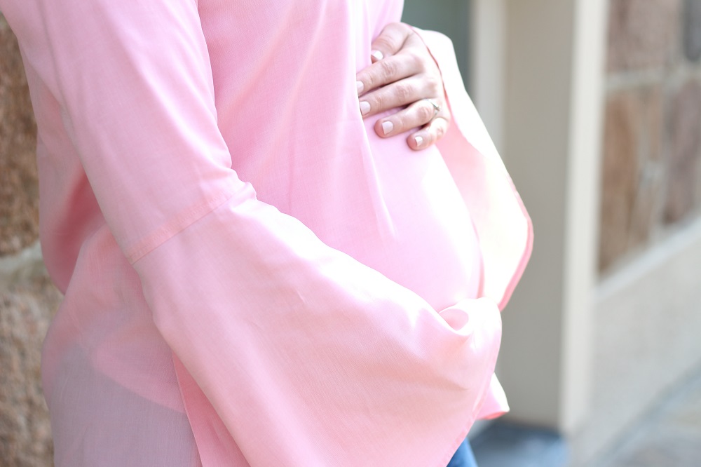 [Anzeige] Mein erster Schwangerschaftslook im Frühling mit ETERNA - Babybauch 18. Woche im Detail