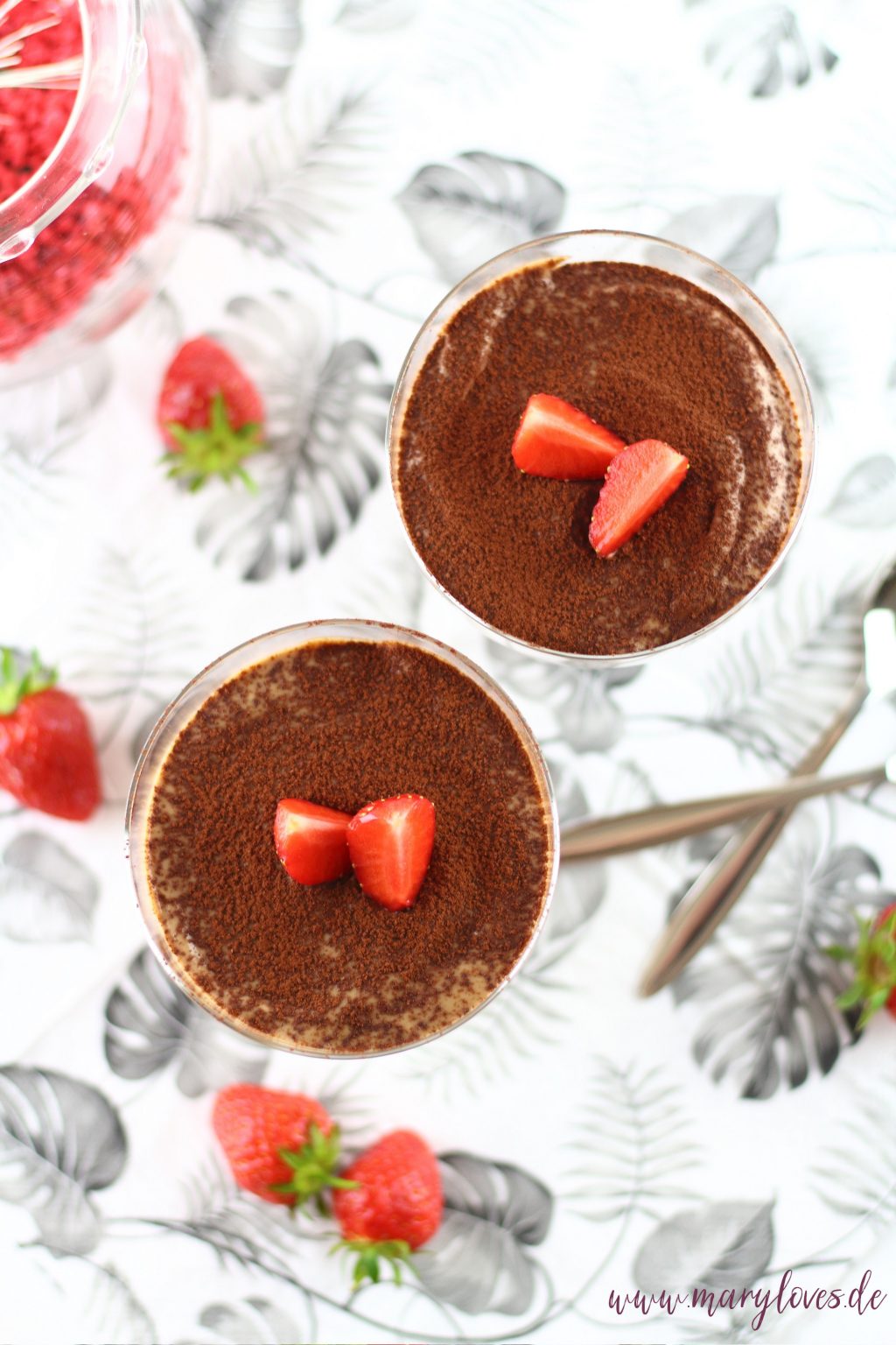 Cremig-fruchtiger Dessert-Traum: Nougat-Erdbeer-Tiramisu - Mary Loves