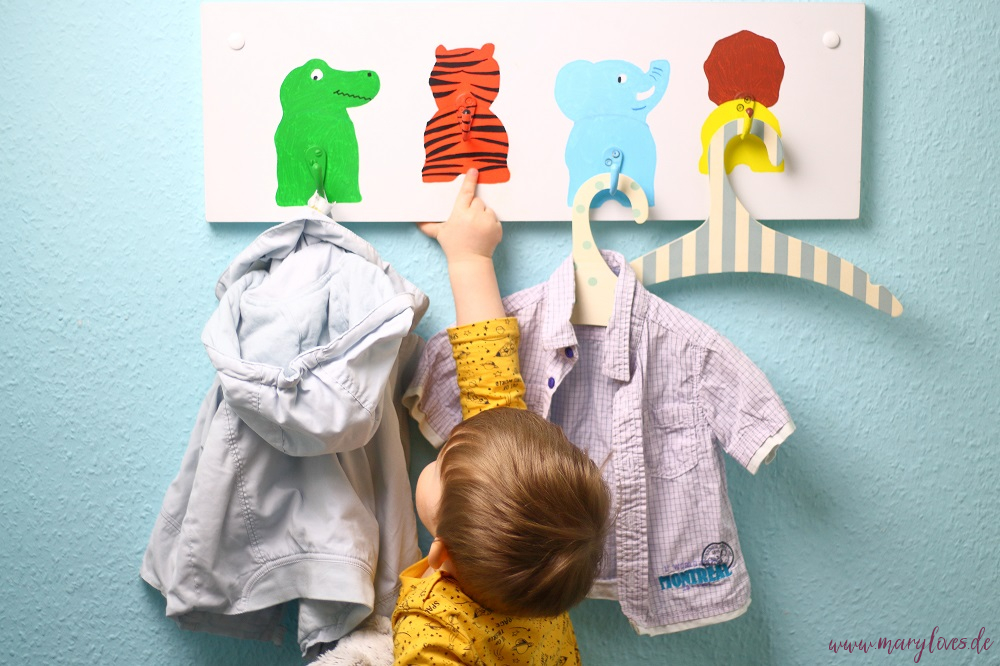 DIY Kindergarderobe mit lustigen Tiermotiven für's Kinderzimmer