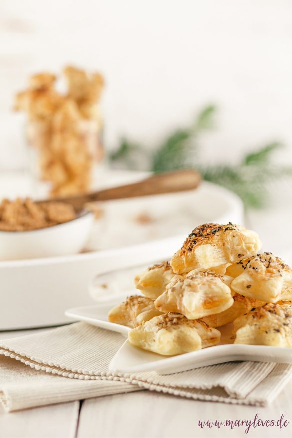 Schnelles Fingerfood: Pikante Käsecracker als Party-Snack für Weihnachten oder Silvester