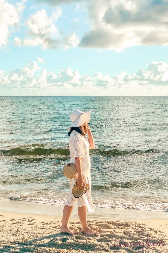 Schick & Fair: Das perfekte nachhaltige Sommerkleid für den Strandurlaub