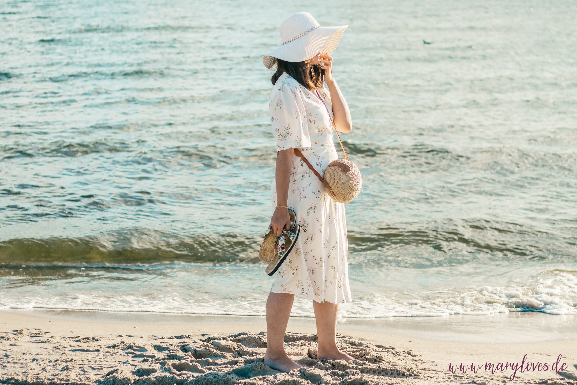 Schick & Fair: Das perfekte nachhaltige Sommerkleid für den Strandurlaub