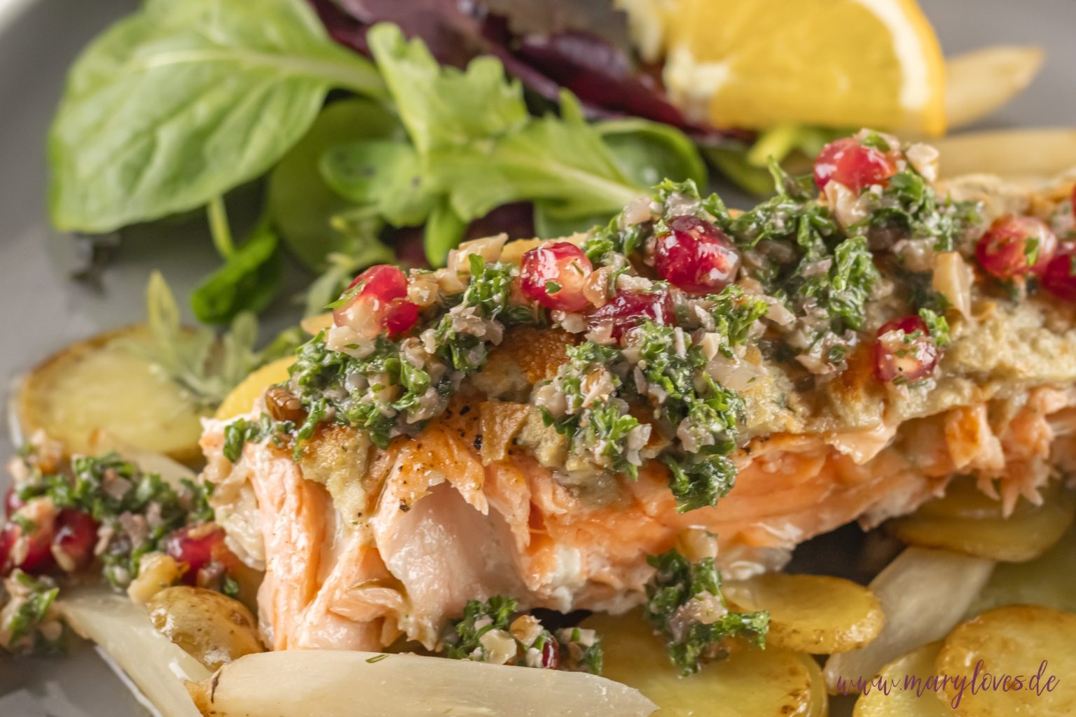 Gebratener Lachs mit Honig-Thymian-Kruste für's Fest - Mary loves Gebratener Lachs mit Honig-Thymian-Kruste für's Fest - Mary loves