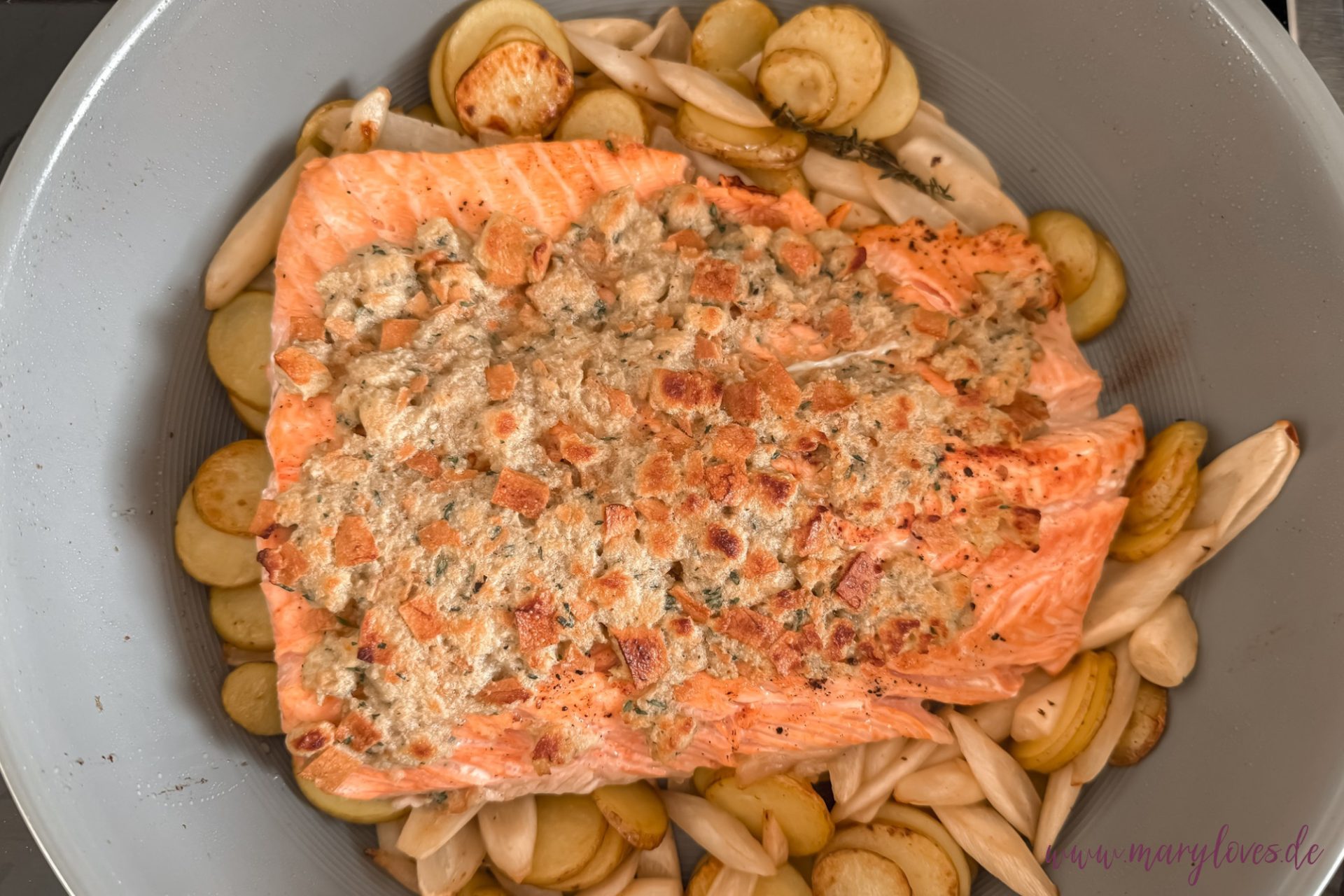 Gebratener Lachs mit Honig-Thymian-Kruste für&amp;#39;s Fest - Mary loves
