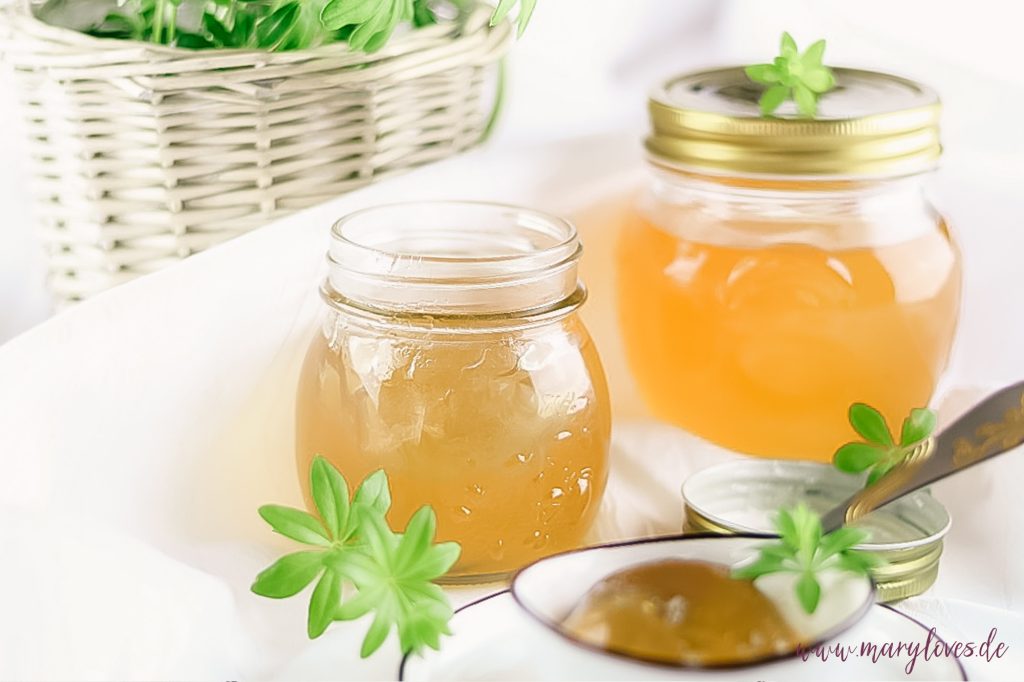 Waldmeister-Gelee mit Traubensaft: Frühlingsrezept zum Selbermachen