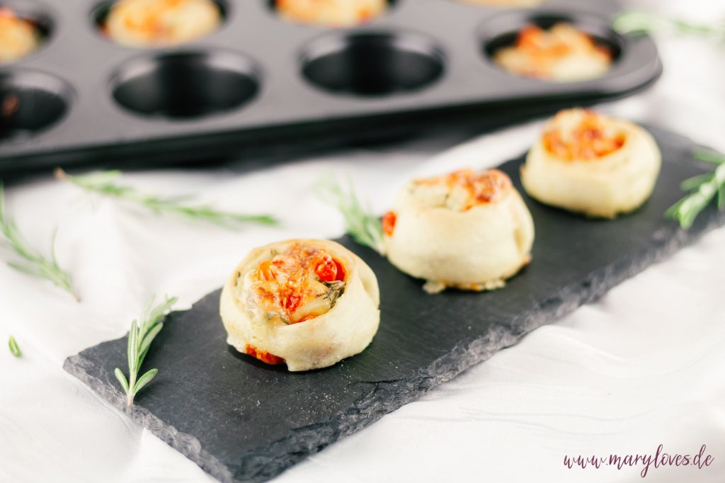 Herzhafter Snack zum Verlieben: Vegetarische Bruffins mit Tomaten und Mozzarella