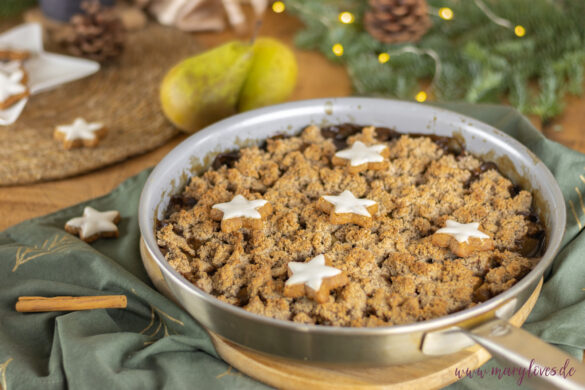 Zimtstern-Birnen-Crumble aus der Pfanne